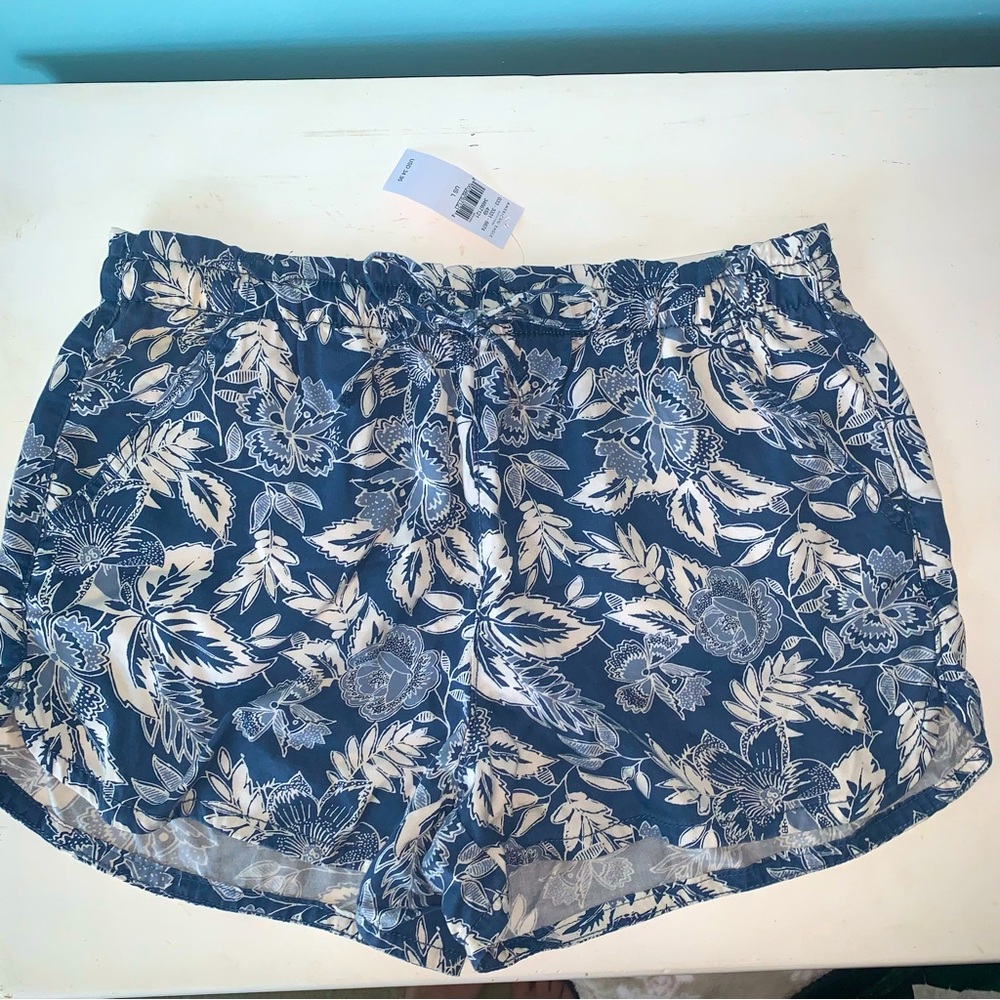 American Eagle High Waisted Shorts- NWT! Woman’s Large